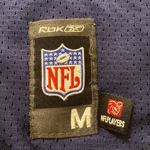 Youth Tom Brady Patriots Jersey Medium ( 10-12) - Picture 4 of 8